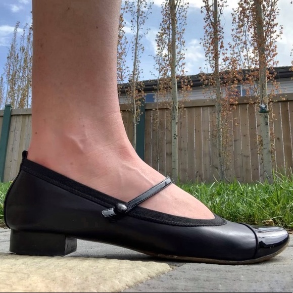 Kenneth Cole Mary Jane Flats